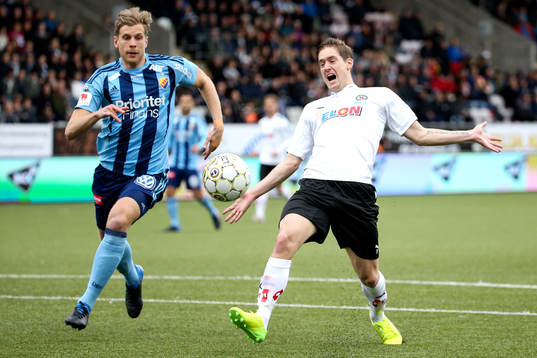 Djurgårdens Haris Radetinac och Örebros Martin Lorentzson