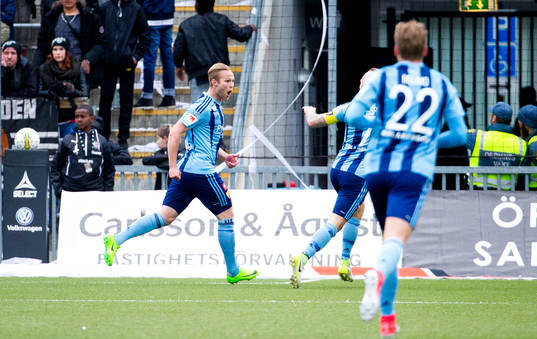 Djurgårdens Gustav Engvall gör 0-1 och jublar