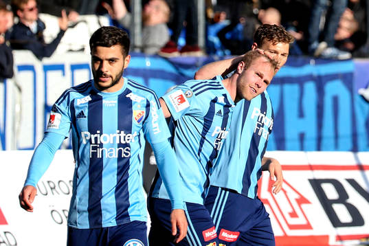 Djurgårdens Gustav Engvall jublar med lagkamrater
