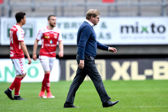 Kalmars tränare Peter Swärdh deppar