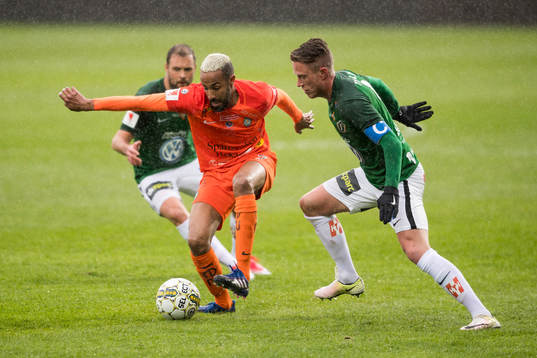 AFC Eskilstunas Ferid Ali och Jönköpings Tommy Thelin