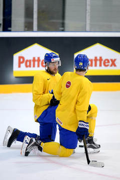 Linus Omark och William Nylander på Sveriges