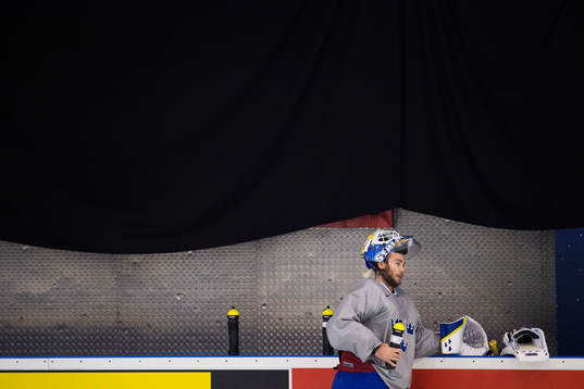 Målvakten Eddie Läck på Sveriges ishockeylandslags