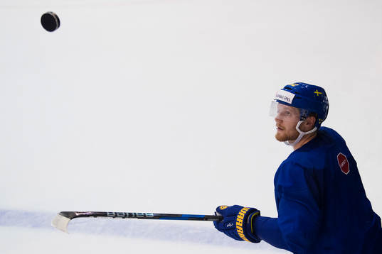 Gabriel Landeskog på Sveriges ishockeylandslags träning