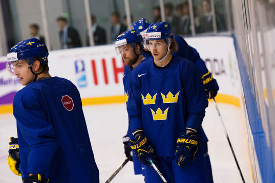Mario Kempe på Sveriges ishockeylandslags träning