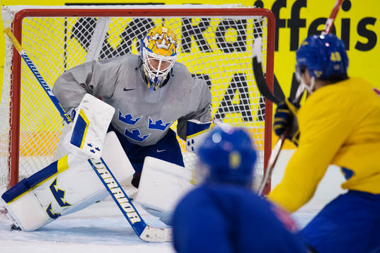 Målvakten Eddie Läck på Sveriges ishockeylandslags
