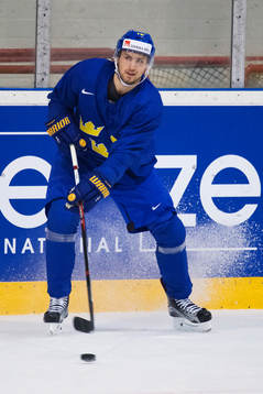 Marcus Krüger på Sveriges ishockeylandslags träning