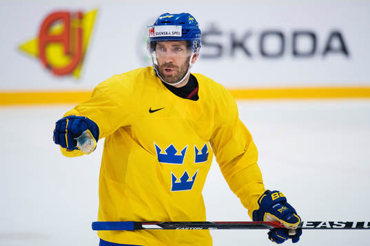 Joel Lundqvist på Sveriges ishockeylandslags träning