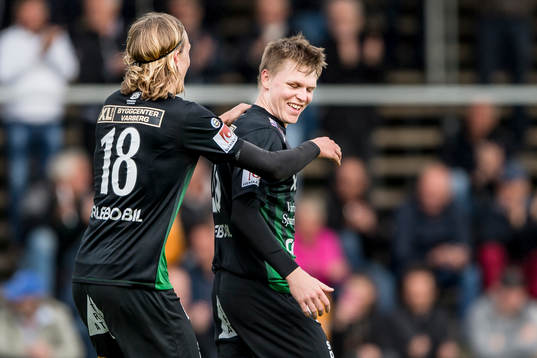 Varbergs Anton Liljenbäck har gjort 2-0 och jublar