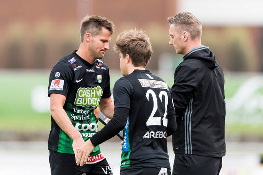 Varbergs Gabriel Altemark-Vanneryr blir utbytt och ersatt