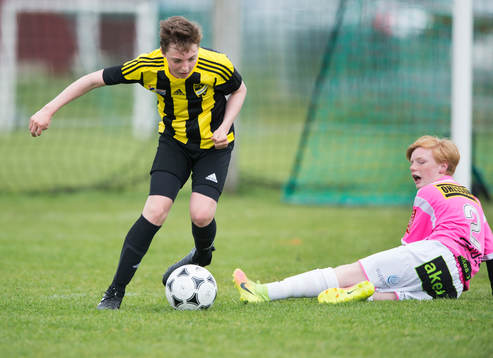 IFK Hässleholms William Andersson i matchen pojkar födda