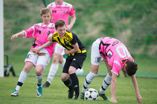 IFK Hässleholms William Andersson i matchen pojkar födda