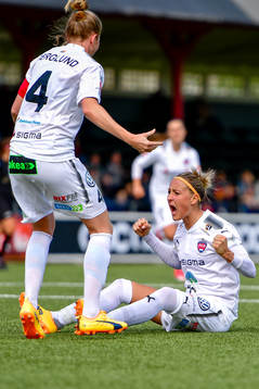 Rosengårds Sanne Troelsgaard Nielsen och Emma Berglund