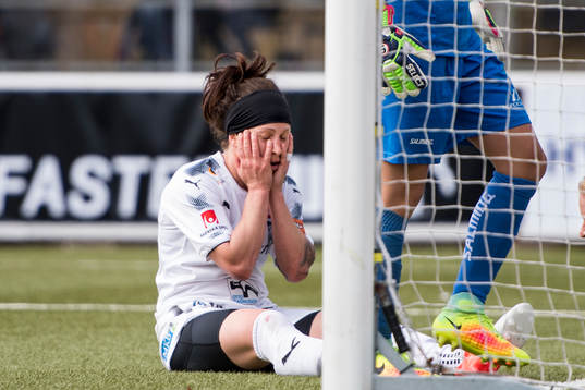 Rosengårds Ella Masar McLeod deppar