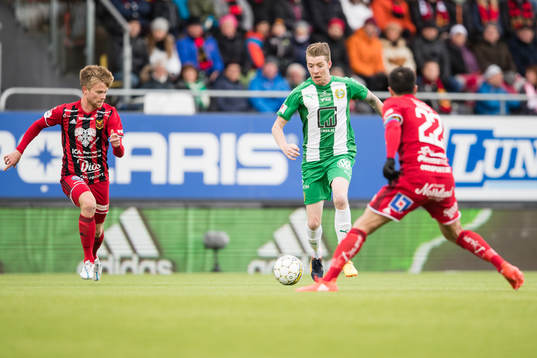 Hammarbys Birkir Már Saevarsson mot Östersunds Dennis