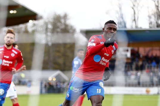 Helsingborgs Oke Akpoveta jublar