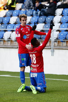 Helsingborgs Oke Akpoveta jublar