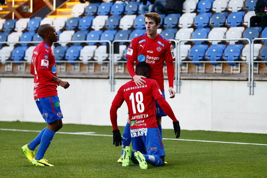 Helsingborgs Oke Akpoveta jublar