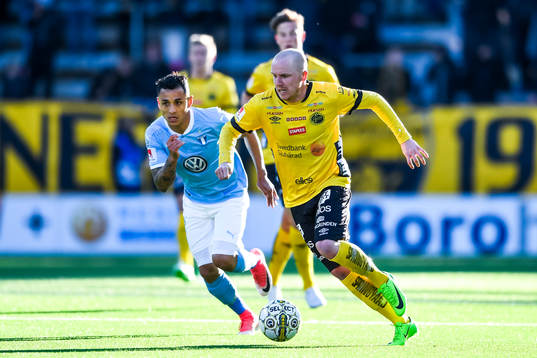 Malmö FFs Yoshimar Yotún och Elfsborgs Simon Lundevall