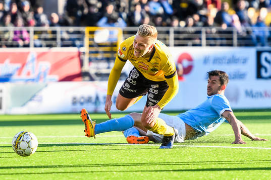 Elfsborgs Per Frick och Malmö FFs Behrang Safari