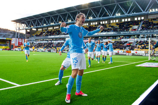 Malmö FFs Pawel Cibicki jublar