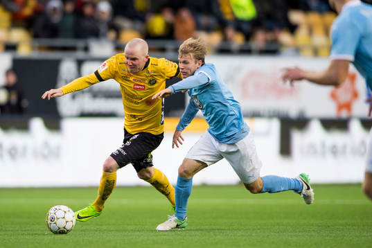 Elfsborgs Simon Lundevall och Malmö FFs Anton Tinnerholm