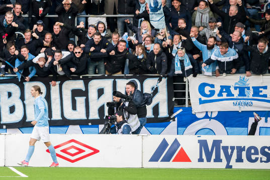 Malmö FFs Pawel Cibicki jublar