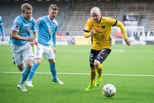 Elfsborgs Simon Lundevall och Malmö FFs Anton Tinnerholm