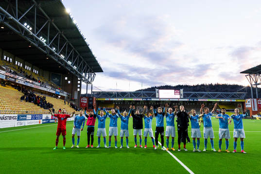 Malmö FFs spelare tackar supportrarna