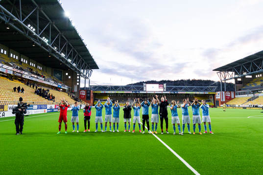 Malmö FFs spelare tackar supportrarna