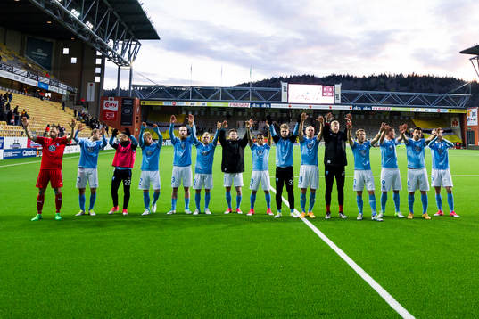 Malmö FFs spelare tackar supportrarna
