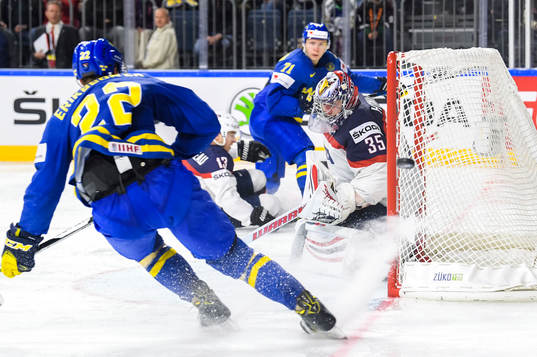 Sveriges Joel Eriksson Ek och William Karlsson oroar