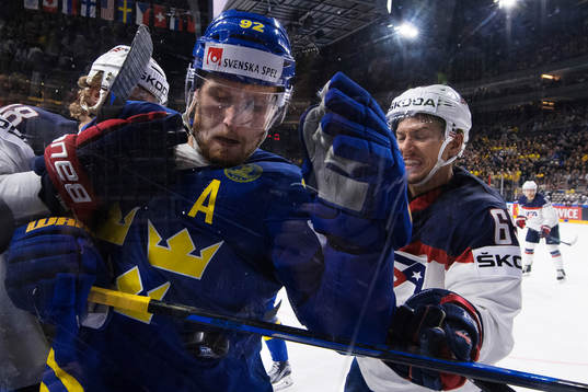 s Christian Dvorak och Danny Dekeyser trycker till Sveriges