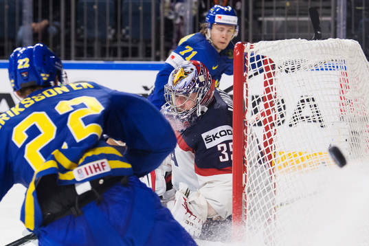 Sveriges Joel Eriksson Ek och William Karlsson oroar