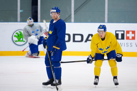 Gabriel Landeskog och William Nylander på Sveriges