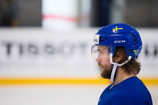 Victor Hedman på Sveriges ishockeylandslags träning