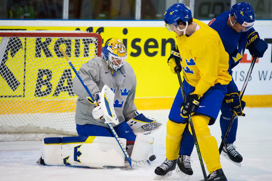 Målvakten Eddie Läck på Sveriges ishockeylandslags
