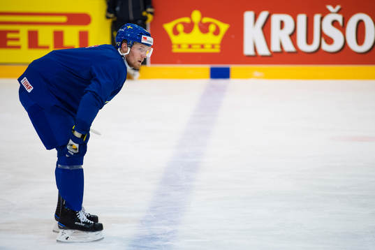 Gabriel Landeskog på Sveriges ishockeylandslags träning