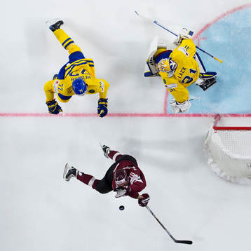 Lettlands Miks Indrasis tar ner pucken bakom Sveriges