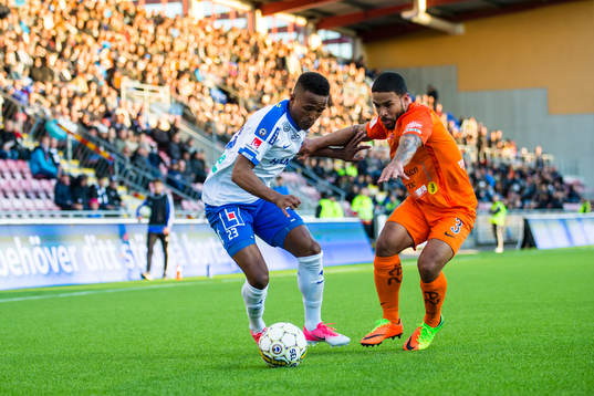 Norrköpings Niclas Eliasson utmanar AFC Eskilstunas