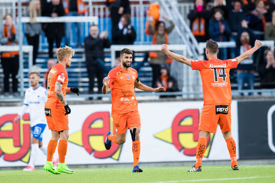 AFC Eskilstunas Omar Eddahri (m) reducerar till 1-2