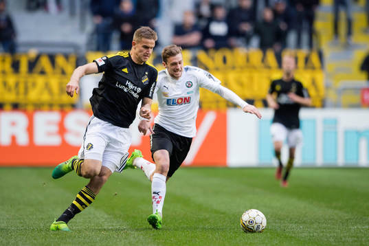s Eero Markkanen och Örebros Filip Rogic