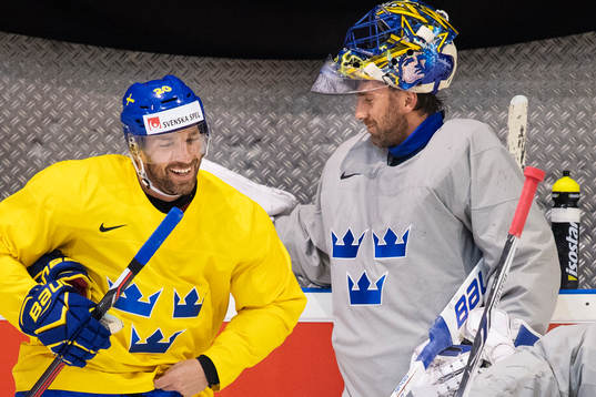 Bläddra bland fler bilder av Ishockey, ishockey-VM 2017, dag 9, träning Sverige