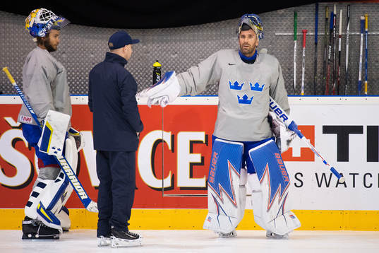 Målvakterna Eddie Läck och Henrik Lundqvist på Sveriges