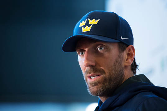 Sveriges målvakt Henrik Lundqvist på en presskonferens
