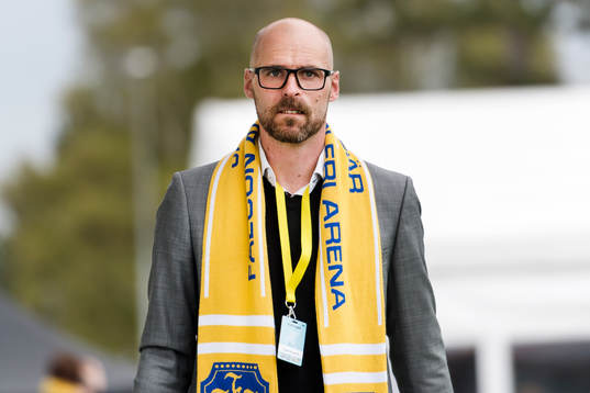 Falkenbergs klubbchef Patrik Lundgren före fotbollsmatchen