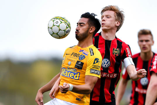 Falkenbergs Amin Nazari och Brommapojkarnas Gustav Sandberg