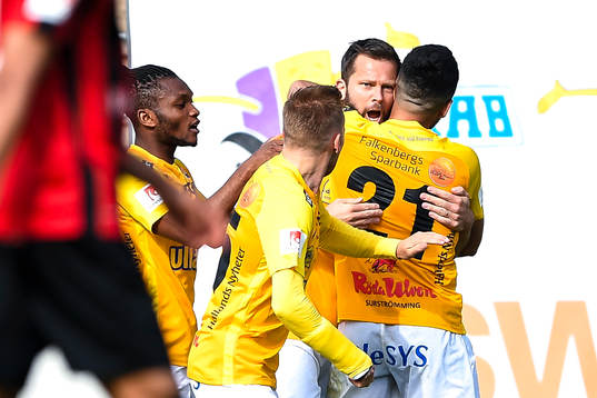 Falkenbergs David Svensson jublar