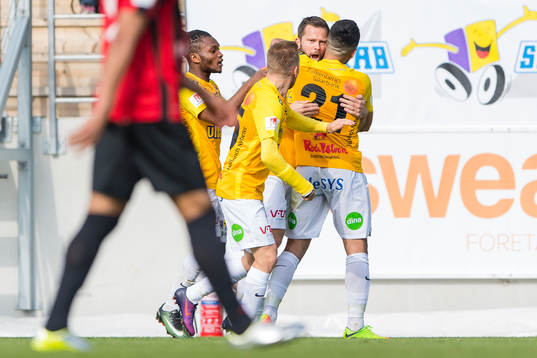 Falkenbergs David Svensson jublar