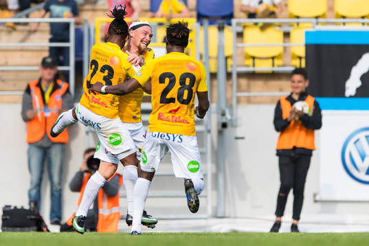 Falkenbergs Christoffer Carlsson jublar
